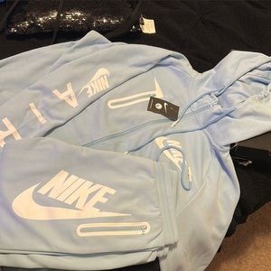 Nike sweatsuit